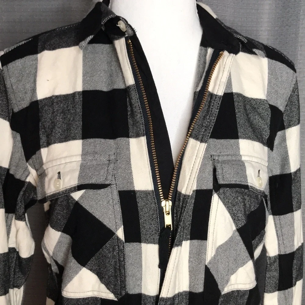 J. CREW SMALL BLACK & WHITE PULLOVER